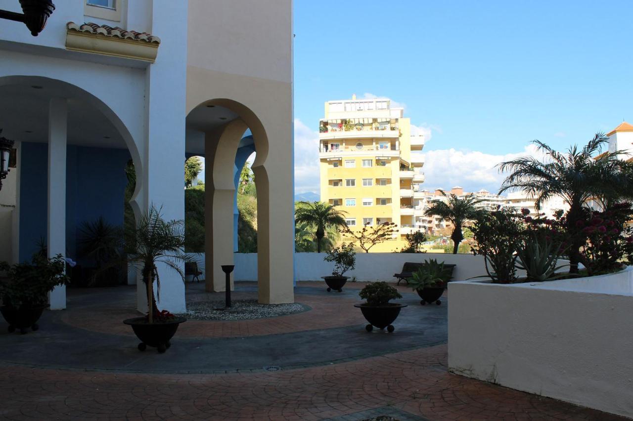 Puerto Blanco Apartment Estepona Exterior photo